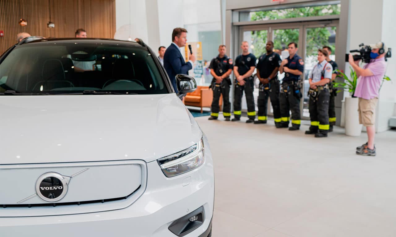 Volvo XC40 elétrico treinamento bombeiros FDNY