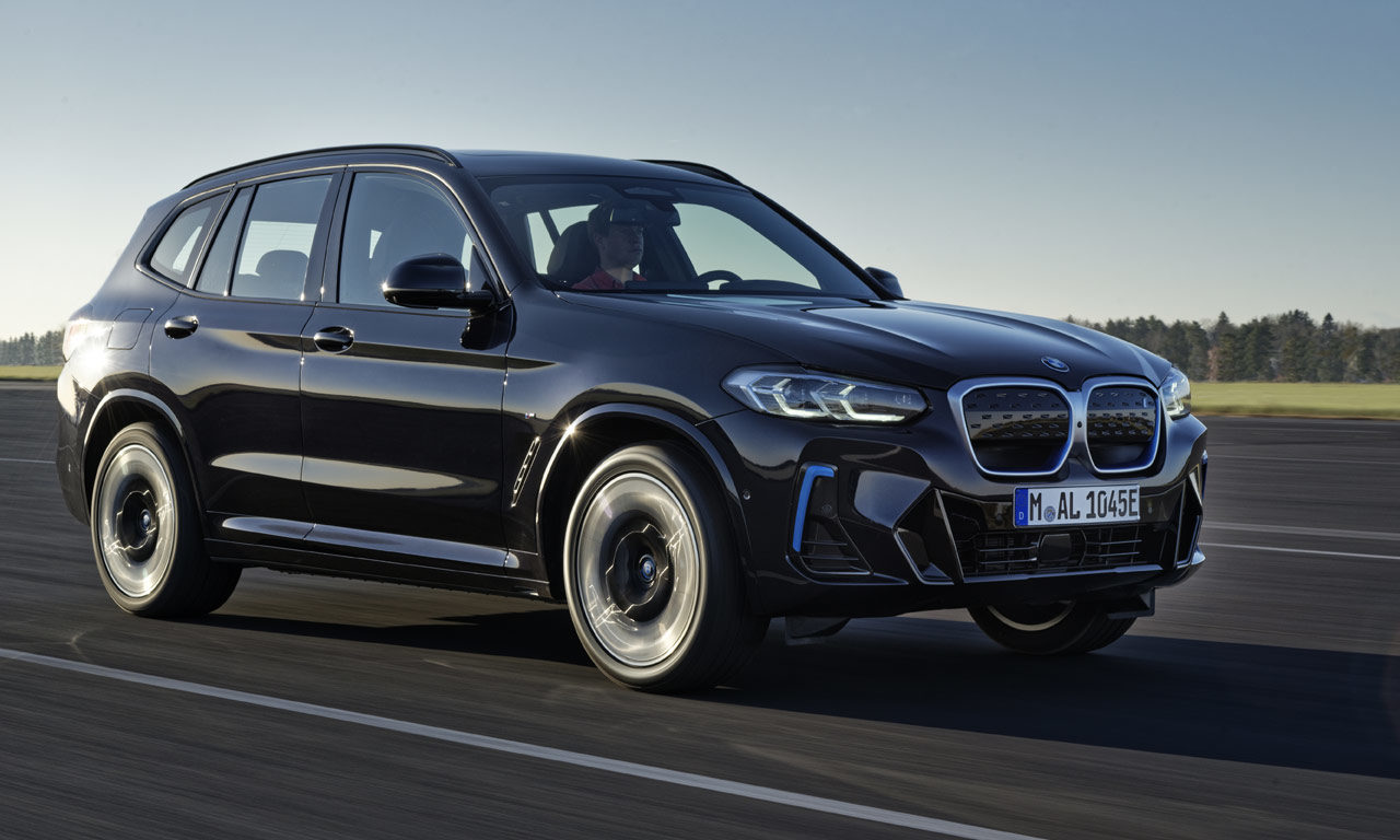 BMW iX3 reestilização 2022