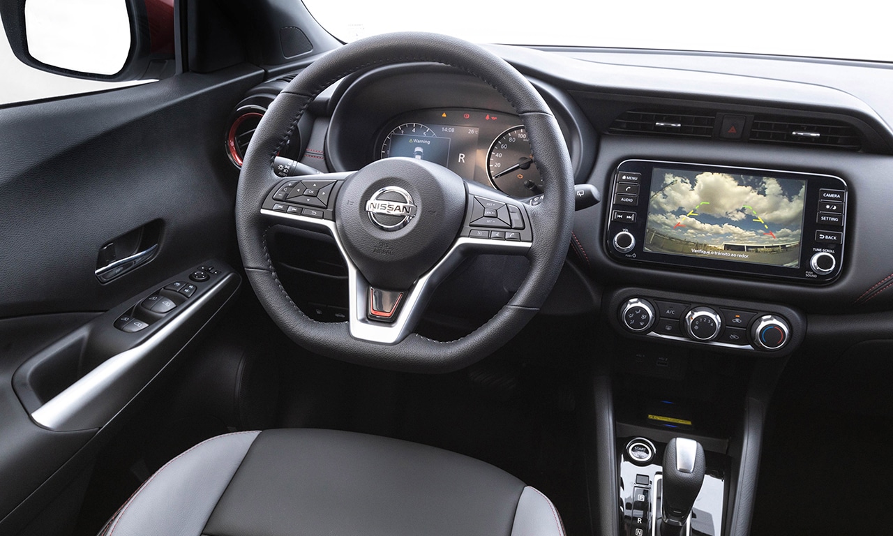 interior Nissan Kicks XPlay