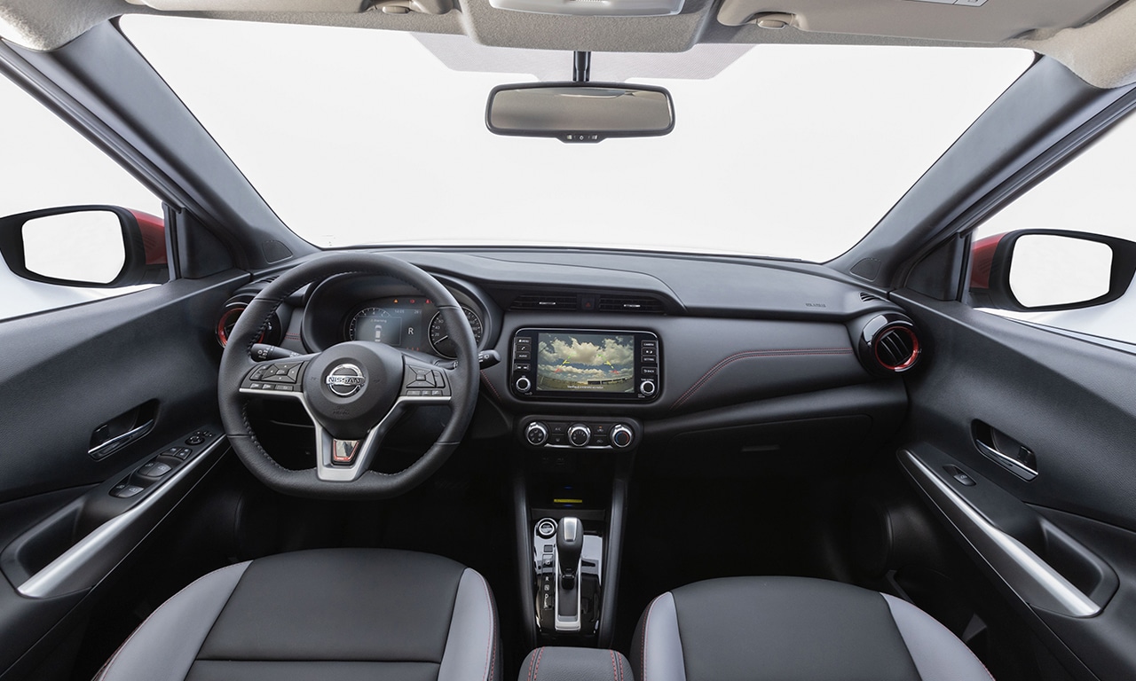 interior Nissan Kicks XPlay