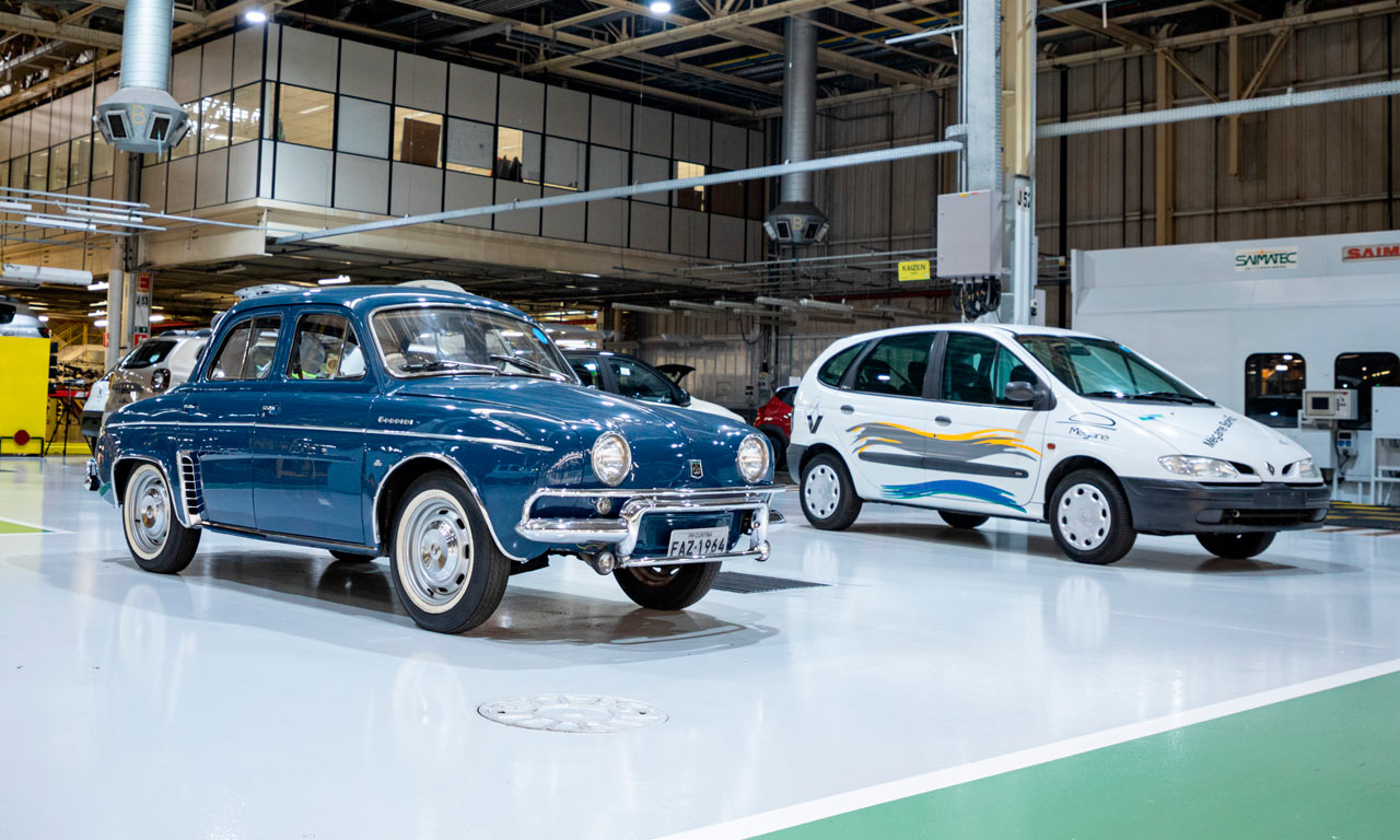 Willys Gordini (1966) e Renault Scénic (1998) carros históricos Renault