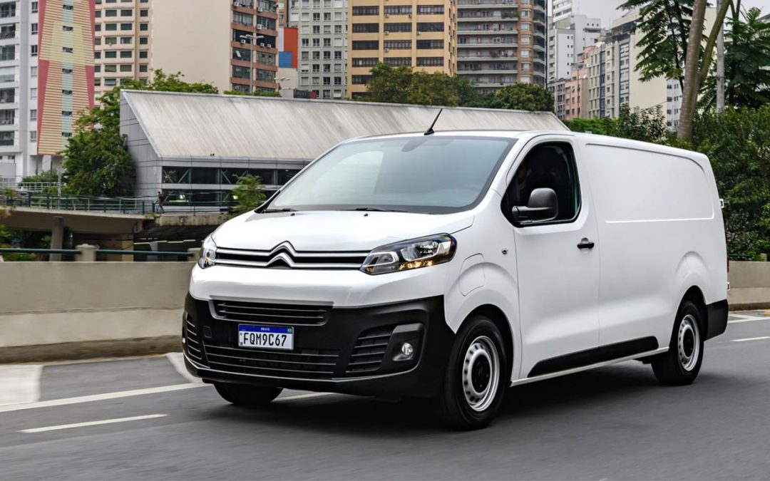 Citroën e Peugeot lançam furgões elétricos no Brasil