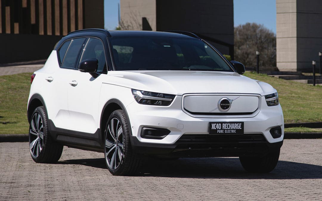 Volvo XC40 passa a ser vendido somente em versão elétrica