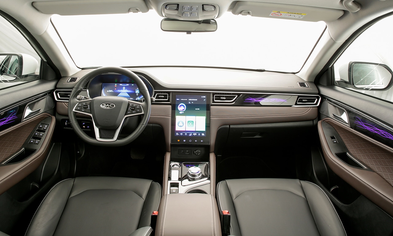 interior JAC E-J7