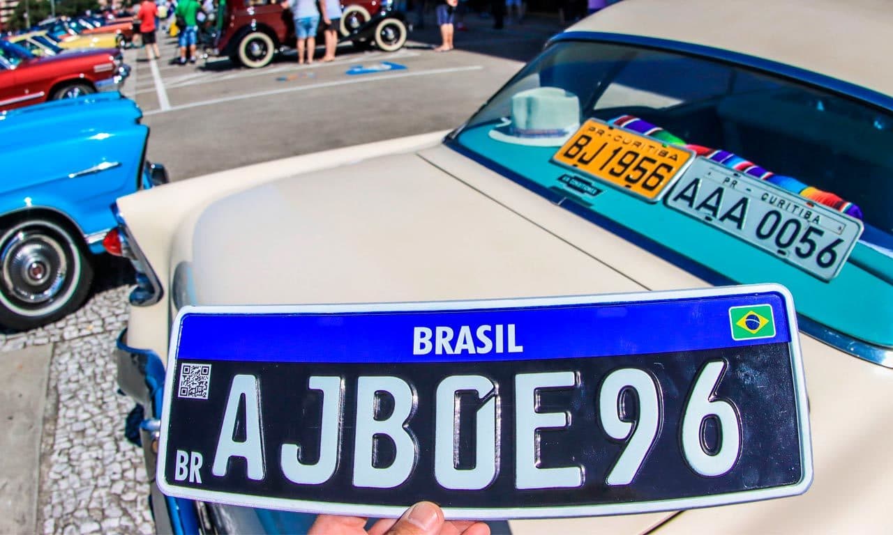 Nova placa preta carro antigo Crédito da Foto: José Fernando Ogura/AENPR