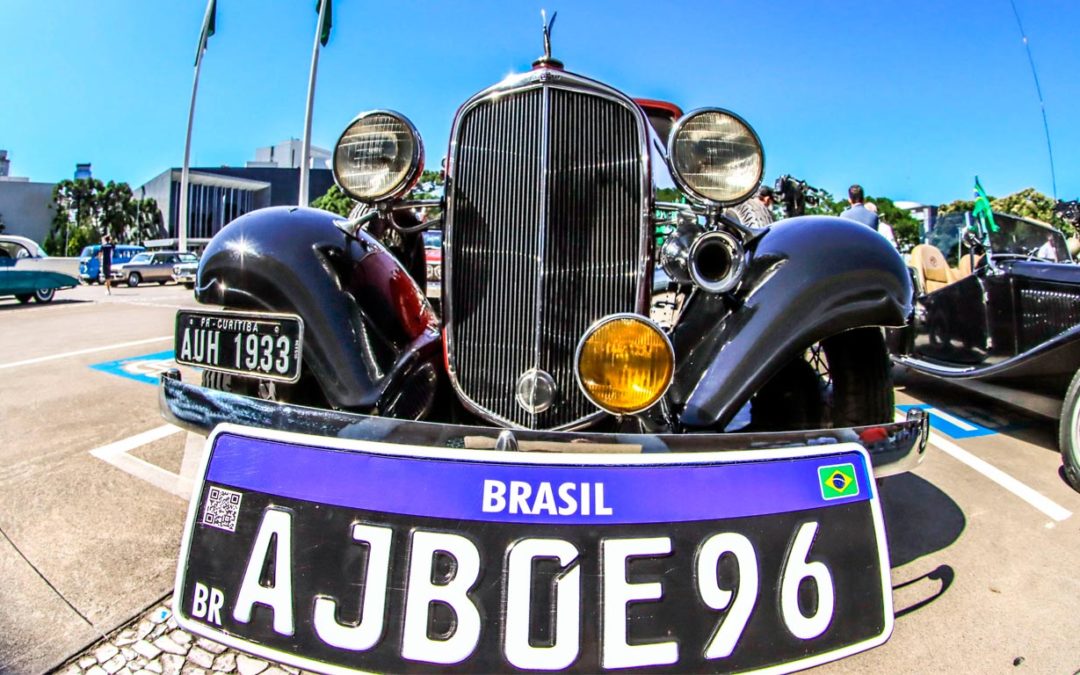 Nova placa preta no padrão Mercosul é apresentada