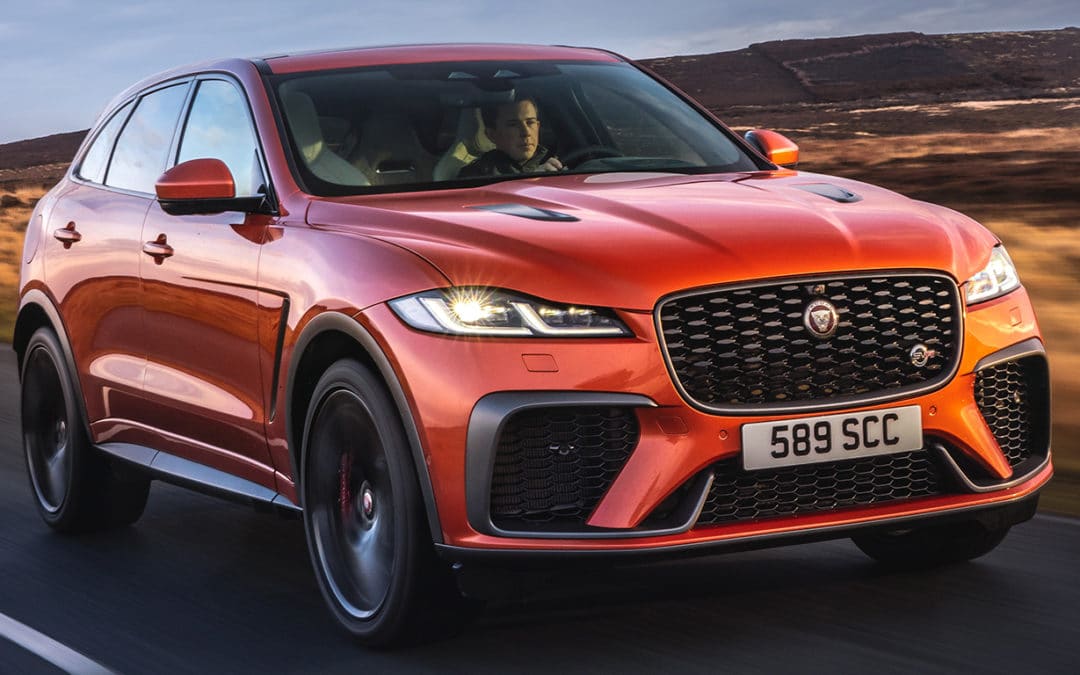 Jaguar F-Pace SVR ganha linha 2022 e cobra mais de R$ 790 mil