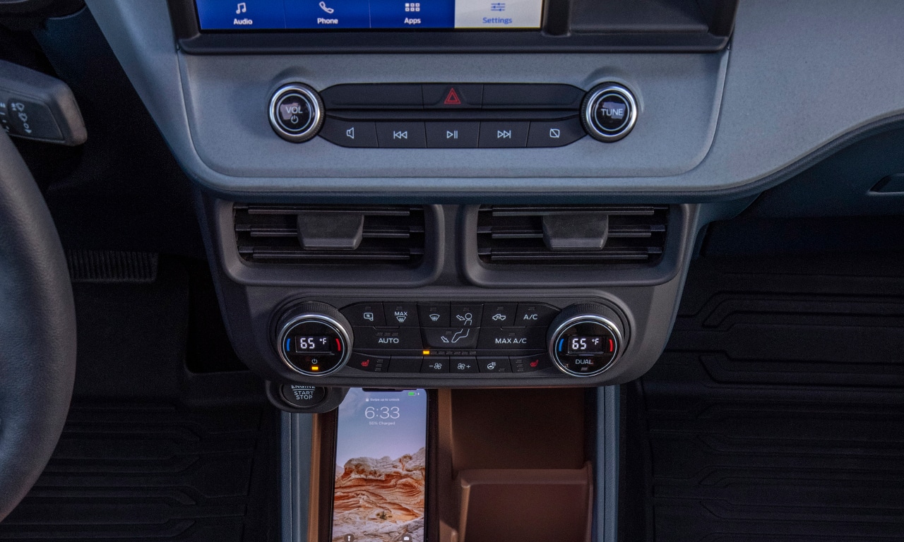 interior Ford Maverick