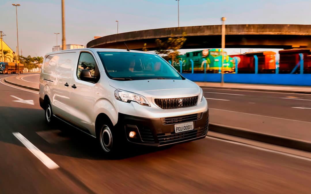 Citroën Jumpy e Peugeot Expert ficam mais econômicos