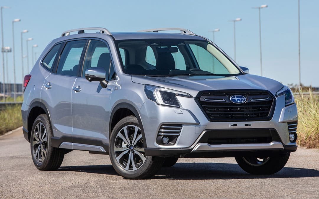 Forester e XV chegam ao Brasil com sistema híbrido leve