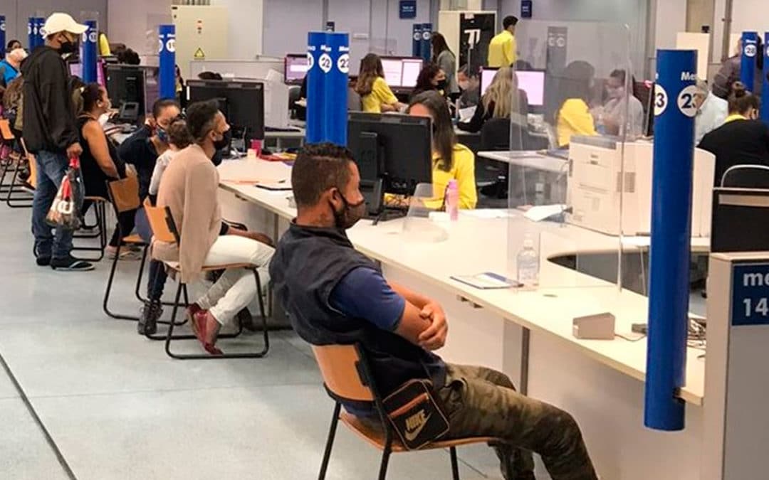 Quase 200 mil motoristas devem renovar a CNH neste mês em SP