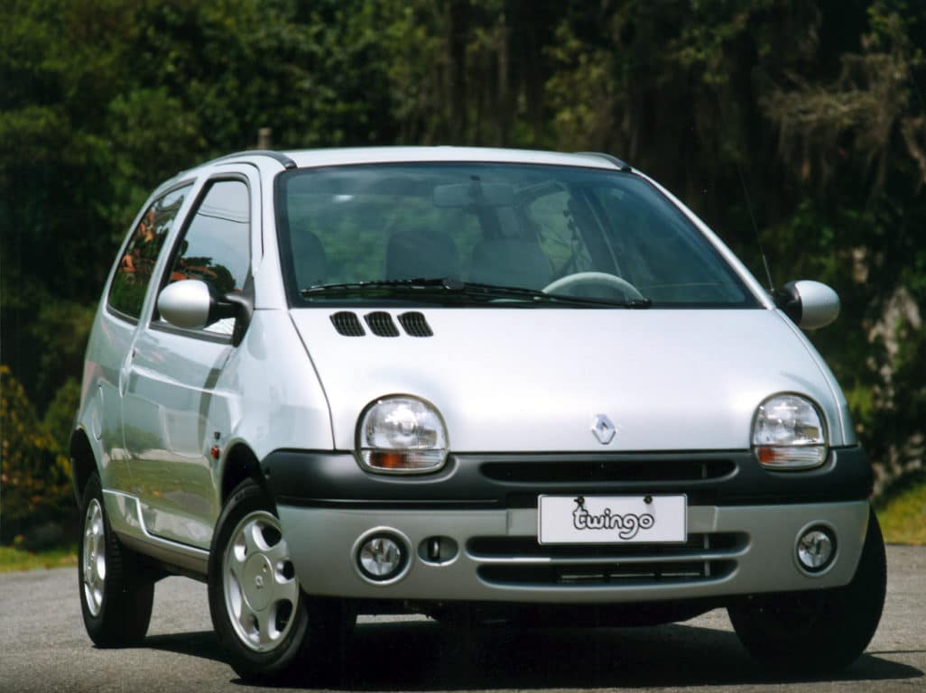 Renault Twingo comemora 30 anos com encontro de colecionadores em SP
