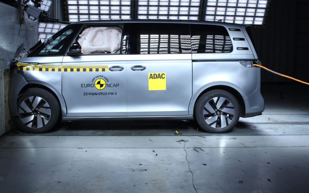 Kombi elétrica recebe cinco estrelas em teste de impacto