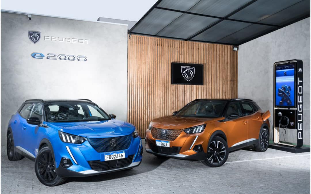 Peugeot inaugura estações de compartilhamento de carros elétricos