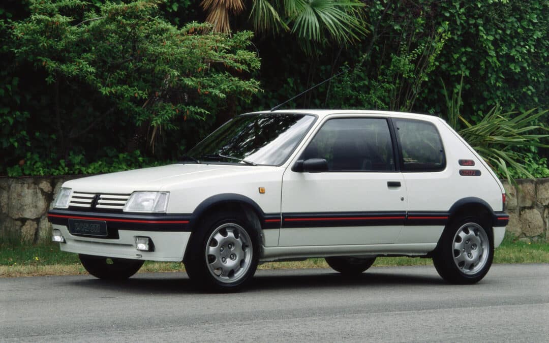 Peugeot 205 completa 40 anos de lançamento