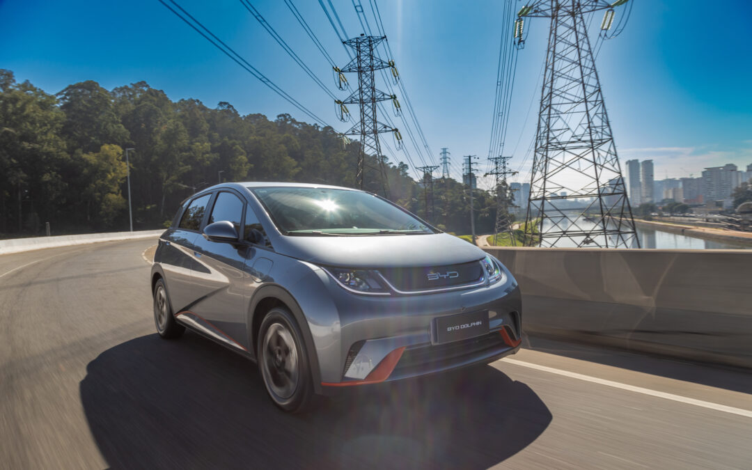 BYD Dolphin liderou vendas entre os elétricos em outubro 2023; veja ranking