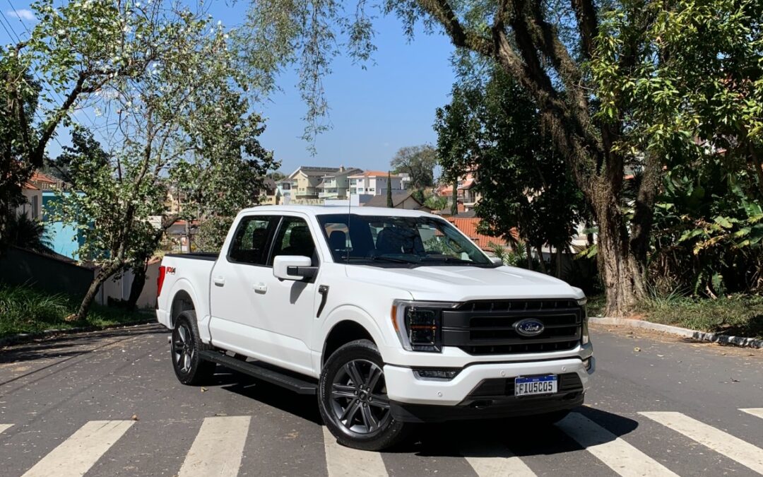 Ford F-150 tem motor de Mustang e espaço para toda família