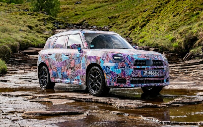 Mini mostra Countryman camuflado antes do lançamento; veja detalhes