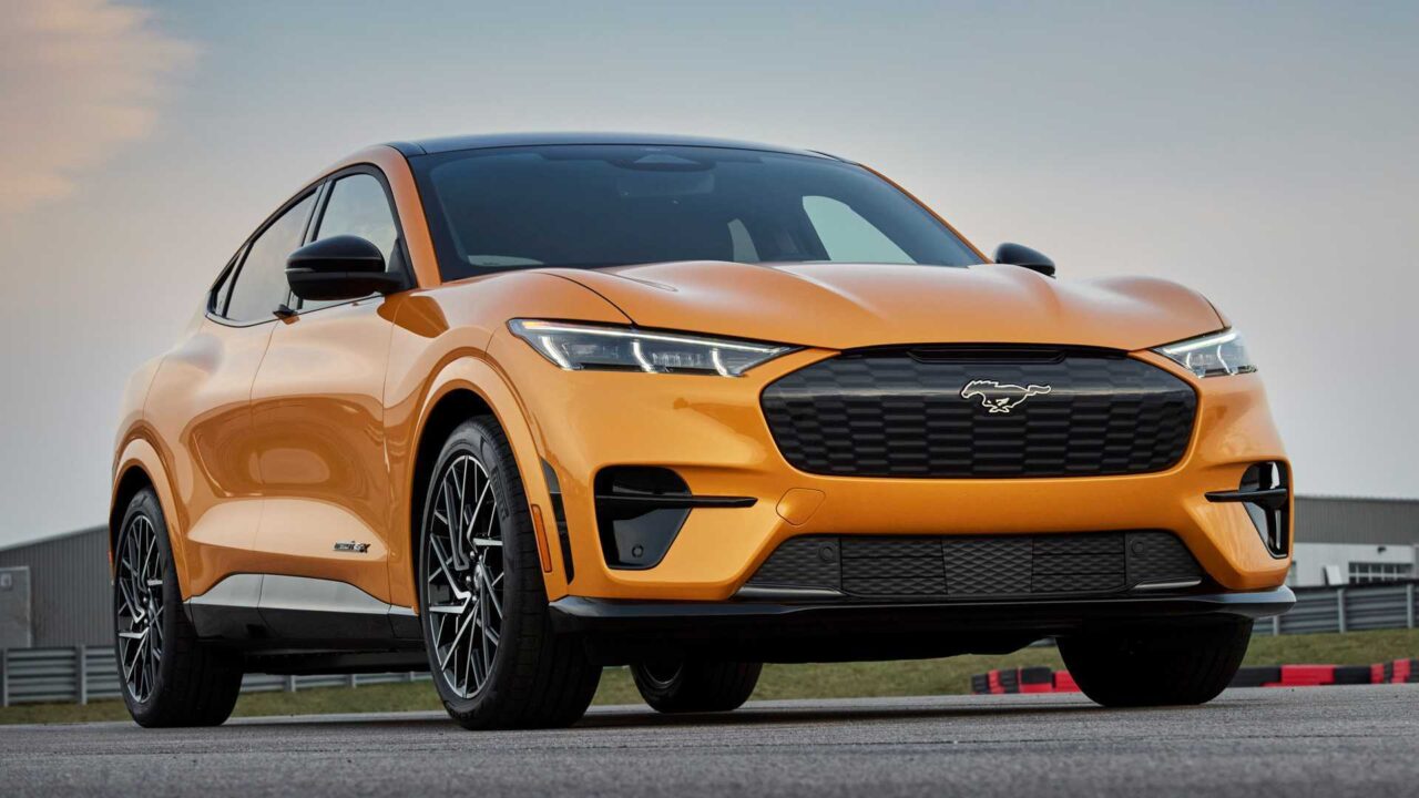Ford promete Mustang Mach-E para outubro no Brasil