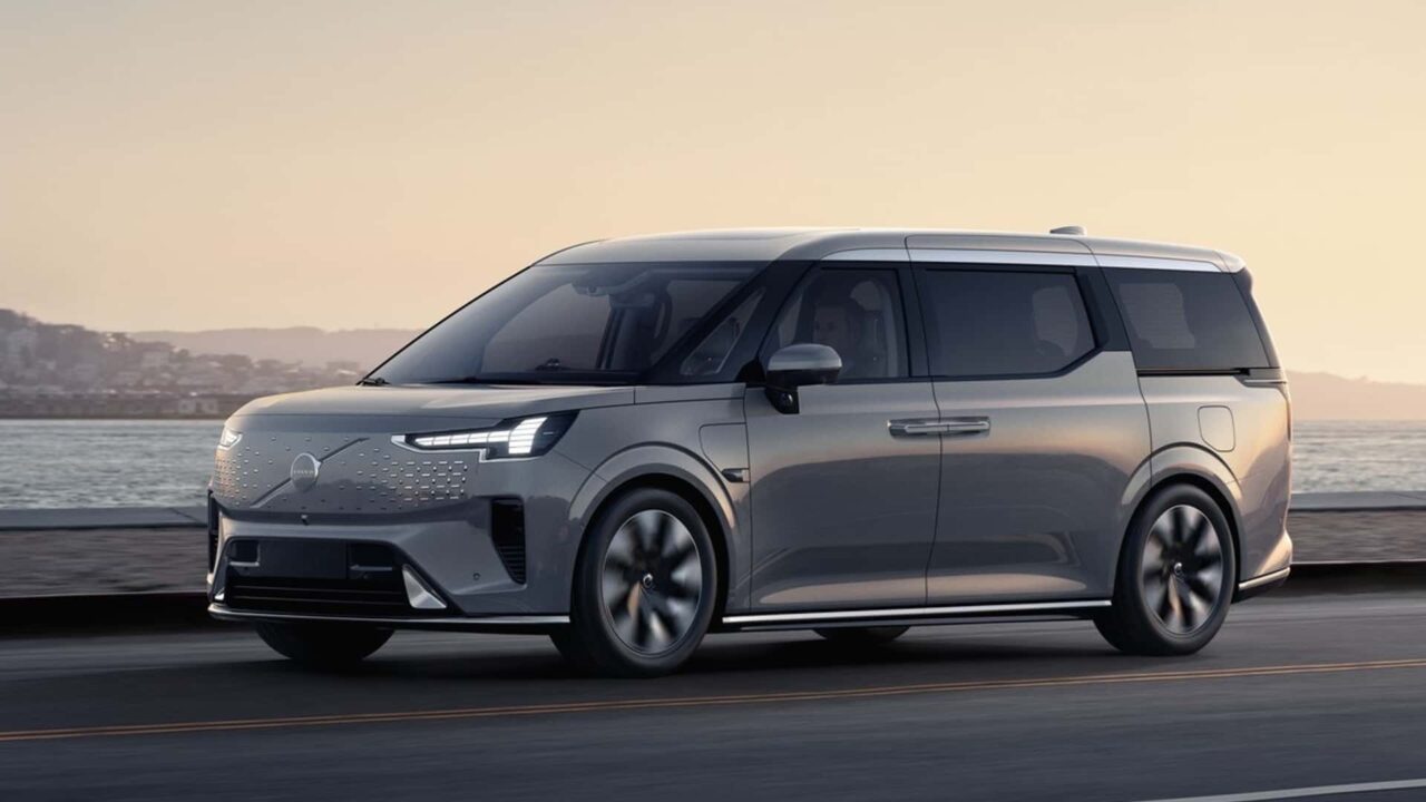 Volvo divulga imagens de minivan elétrica com 272 cv; veja detalhes