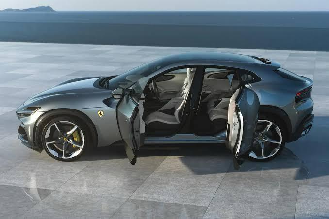 Ferrari Purosangue chega ao Brasil por R$ 7,6 milhões