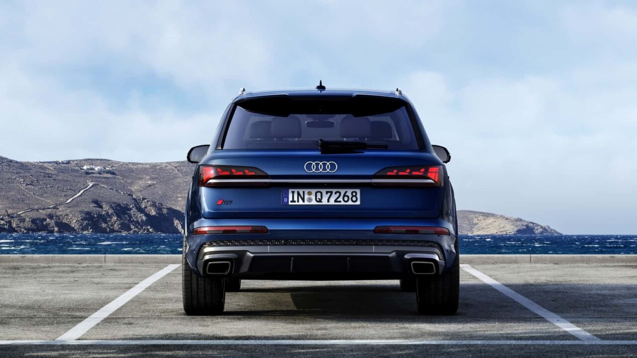 Audi Q7 2025 ganha novo visual na Europa: conheça