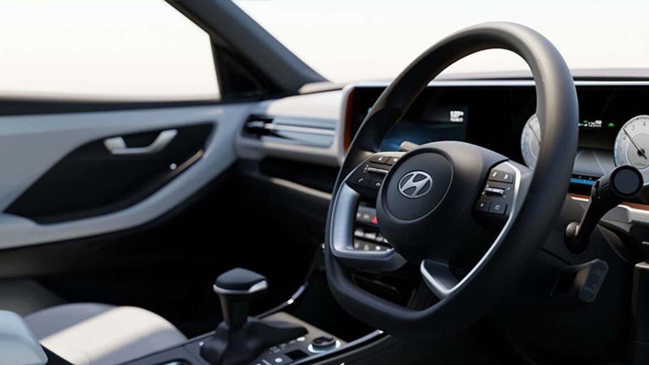 VW Golf GTI 2025 aparece com novo visual nos EUA; veja imagens