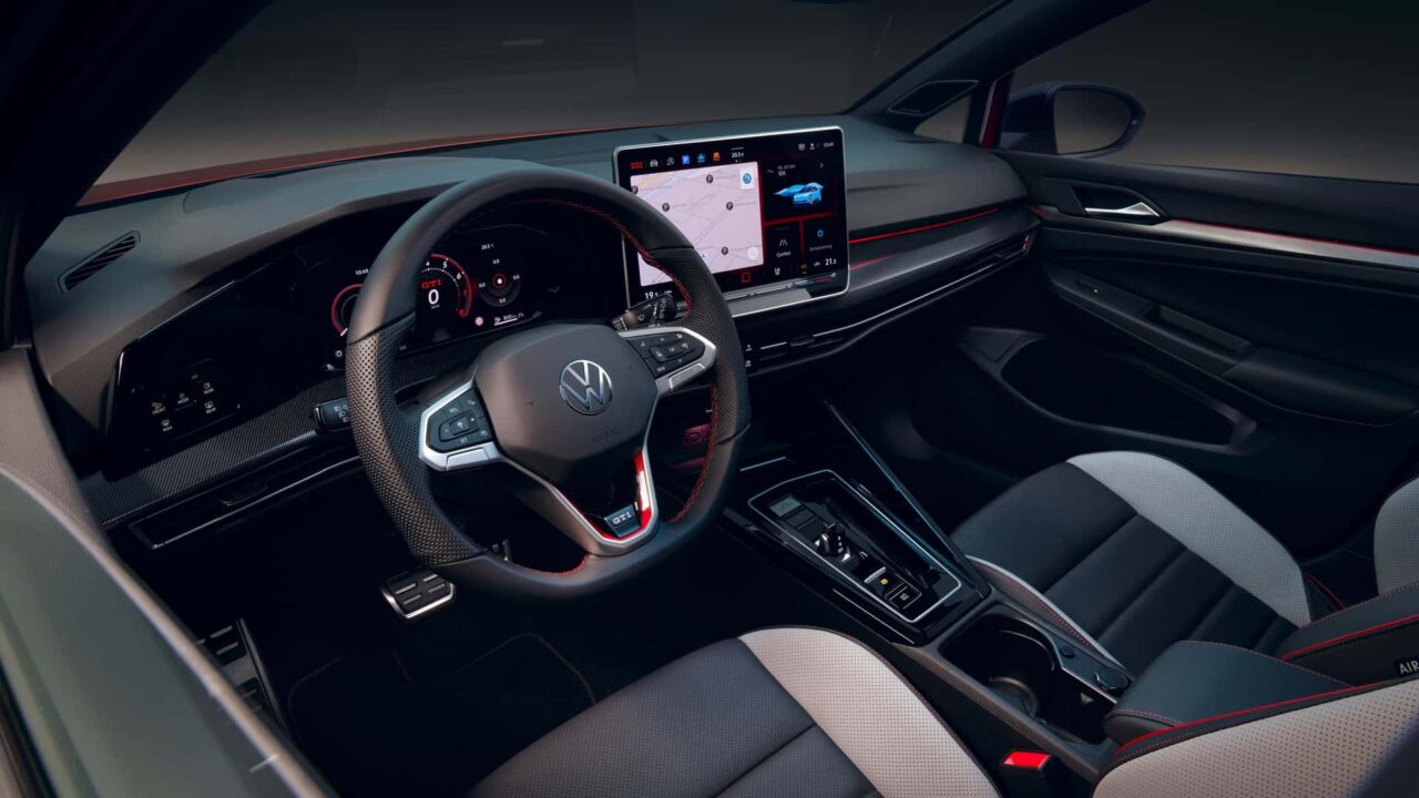 Volkswagen Golf 2025 com novo visual será revelado no final de janeiro
