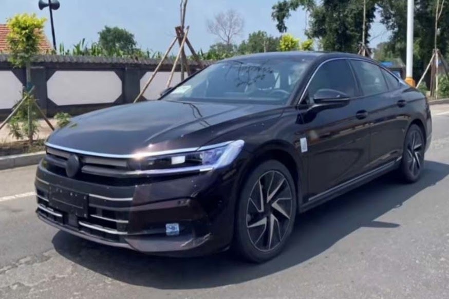 Novo Passat chinês terá versões com motor TSI e até opção híbrida
