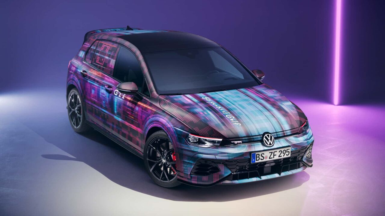 VW Golf GTI 2025 aparece com novo visual nos EUA; veja imagens