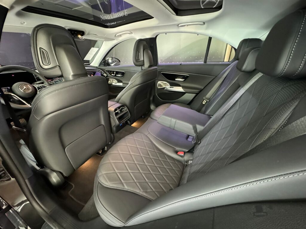 Novo Mercedes Classe E estreia com motor híbrido sem perder a elegância   