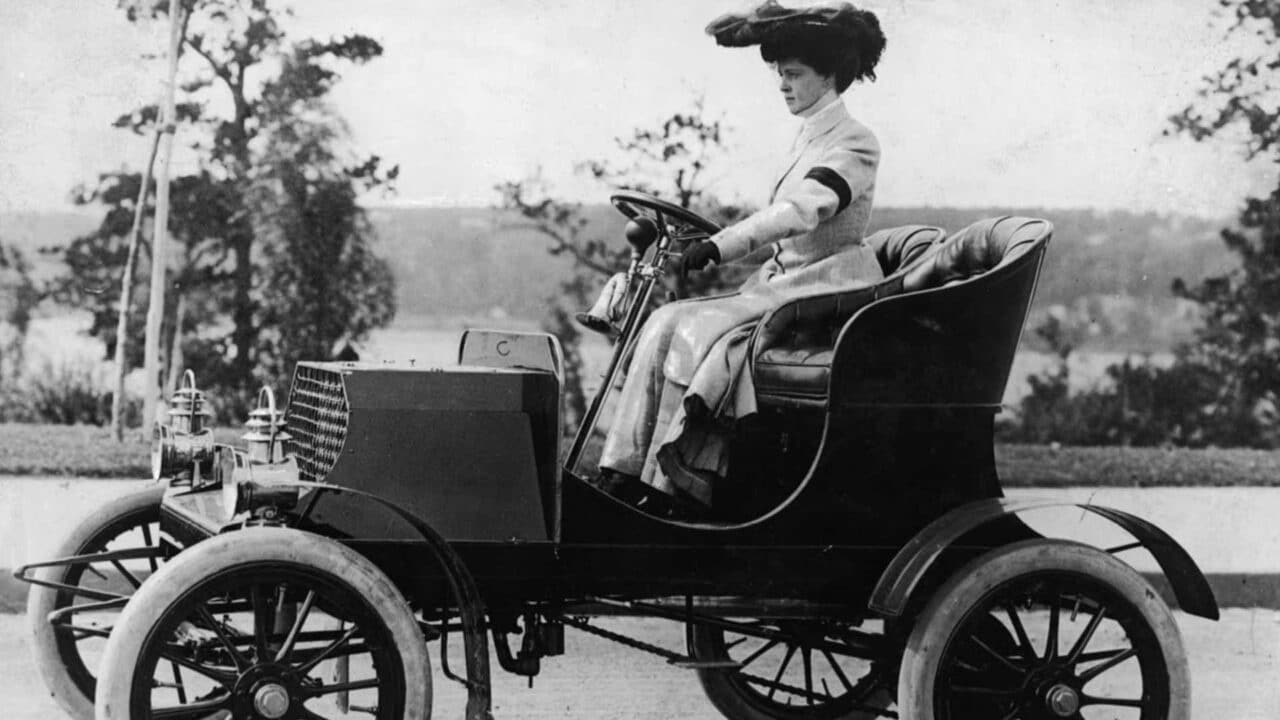 Bertha Benz dirigiu o primeiro veículo do mundo: conheça história