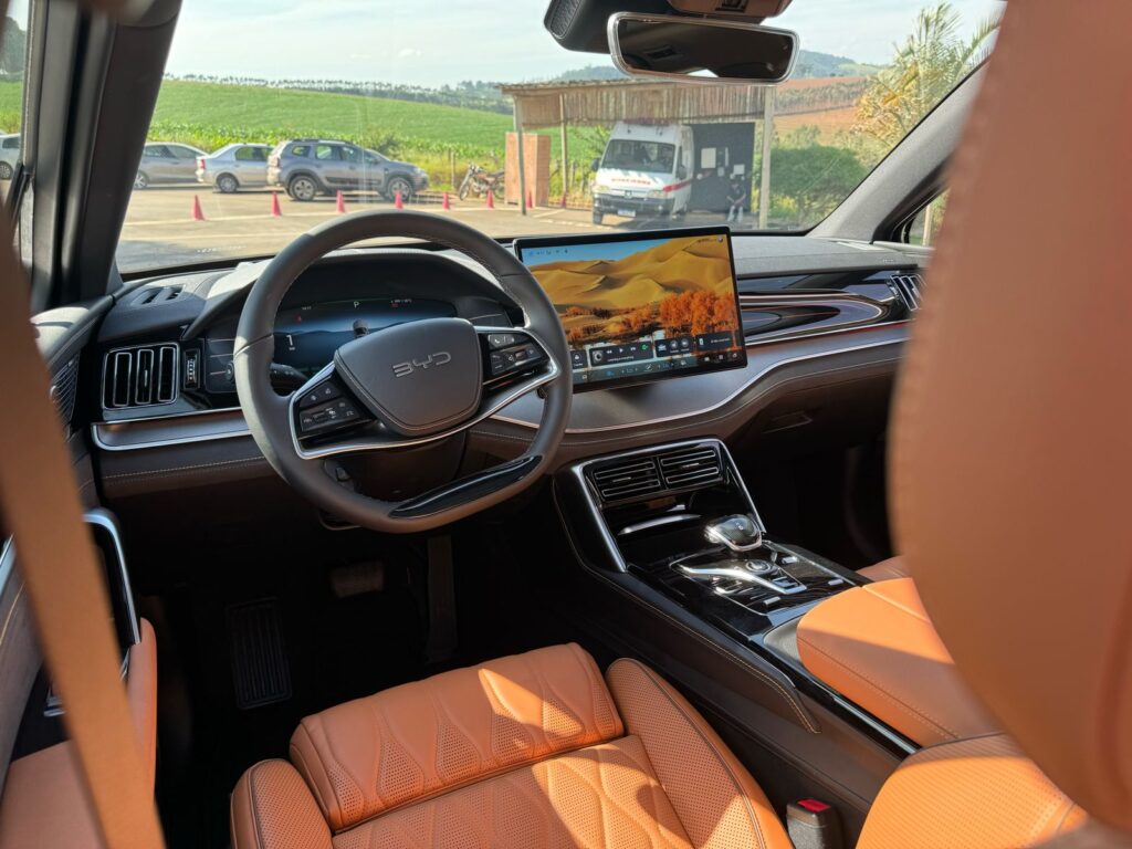 BYD TAN amplia ofensiva contra SUVs premium elétricos