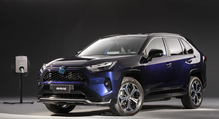 Toyota RAV4 estreia versão inédita XSE Plug-in por R$ 399,9 mil