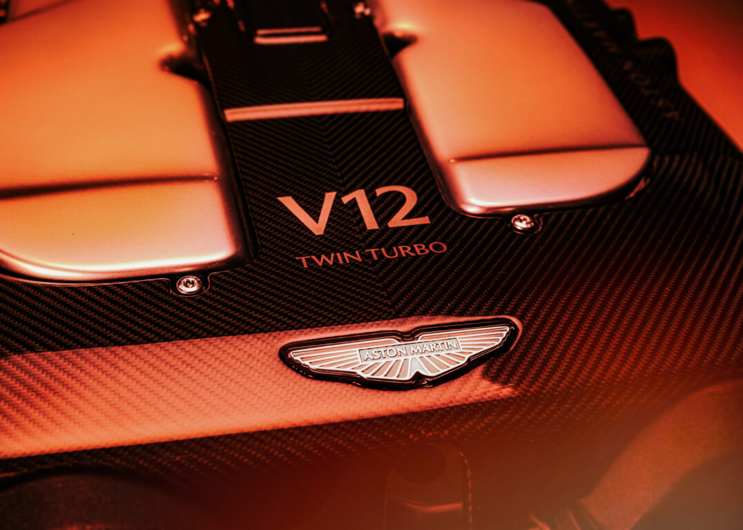 Aston Martin anuncia novo motor V12 de 835 cv