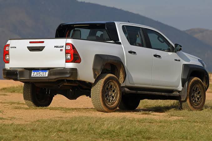 Toyota Hilux perde barra aerodinâmica nas versões SRX e GR-Sport