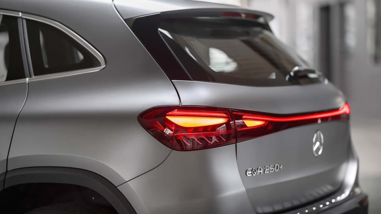 Mercedes EQA e EQB recebem atualização e ficam mais baratos: veja o que muda