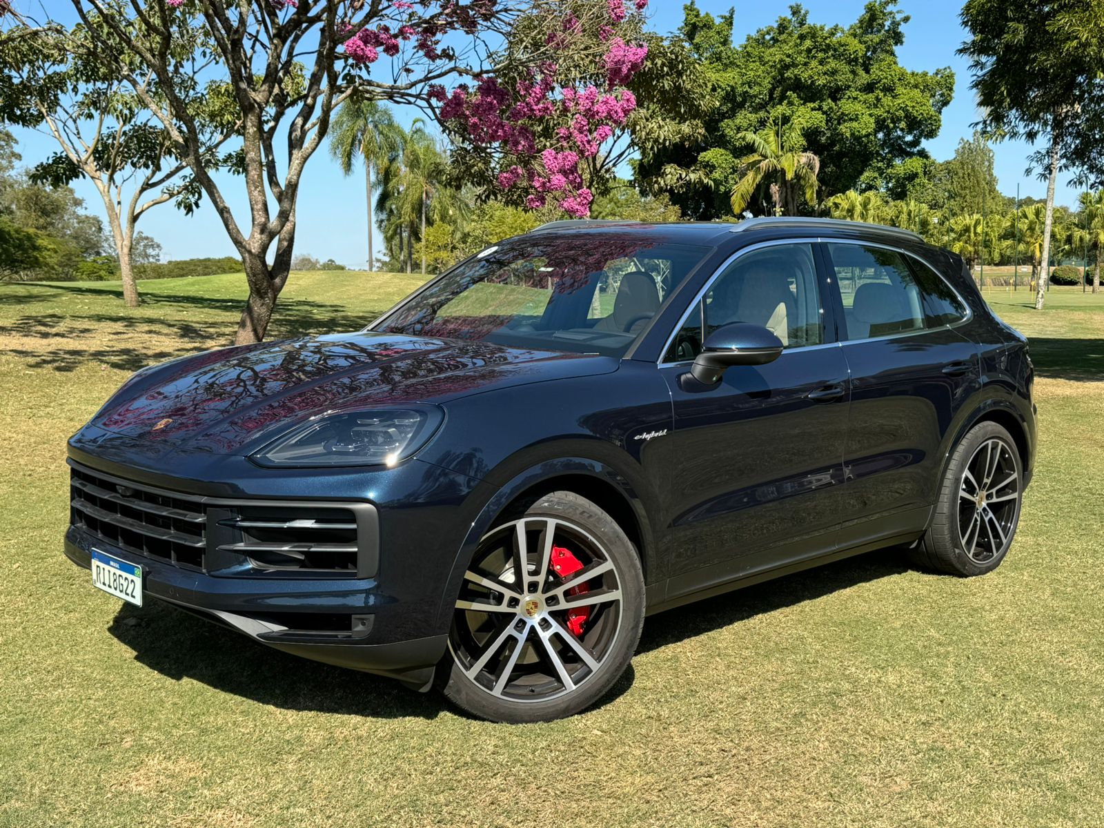 Já testamos o novo Porsche Cayenne E-Hybrid 2025: veja os preços