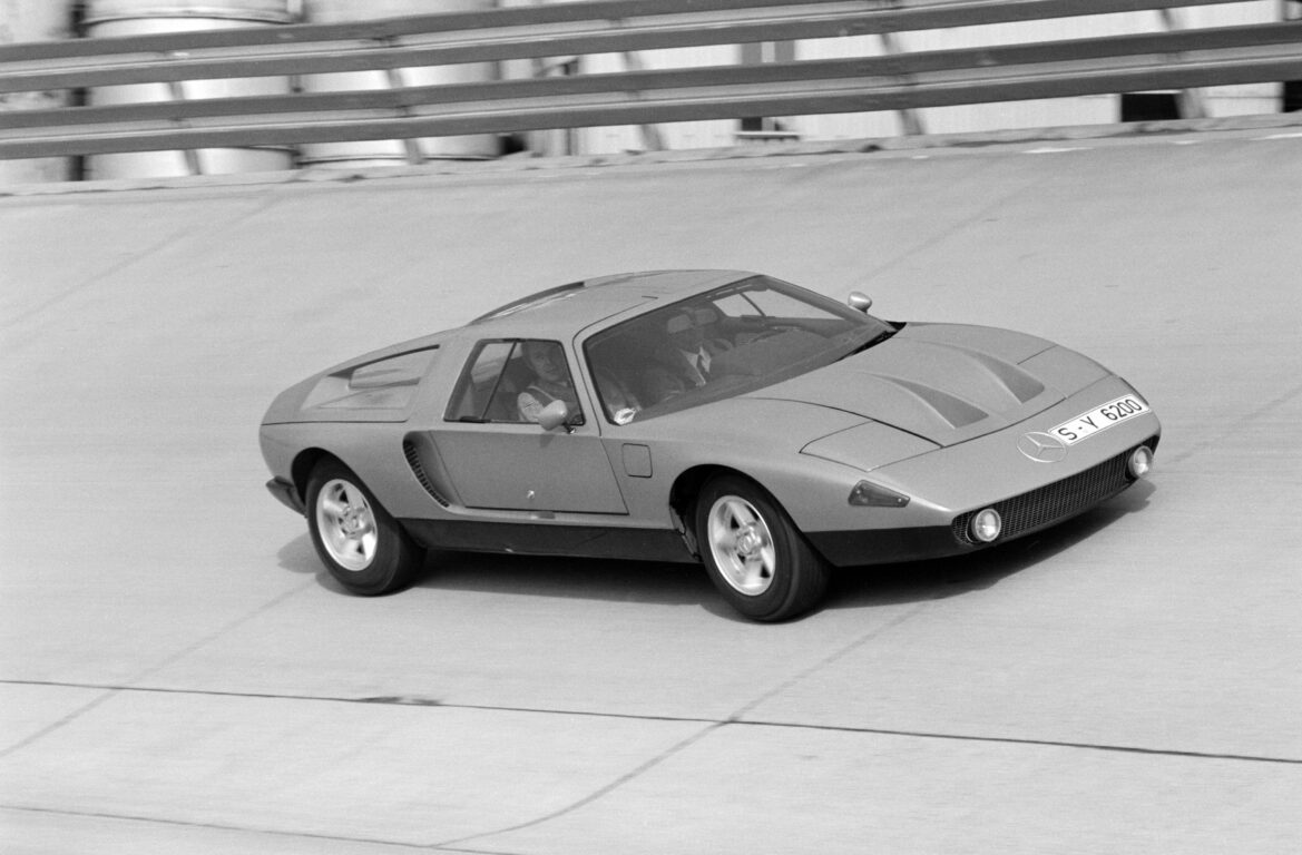 Mercedes-Benz C 111-II Experimentalfahrzeug mit Vierscheiben-Wankelmotor, 1970. Historisches Foto des bei der Pebble Beach Automotive Week 2024 präsentierten C 111-II. 