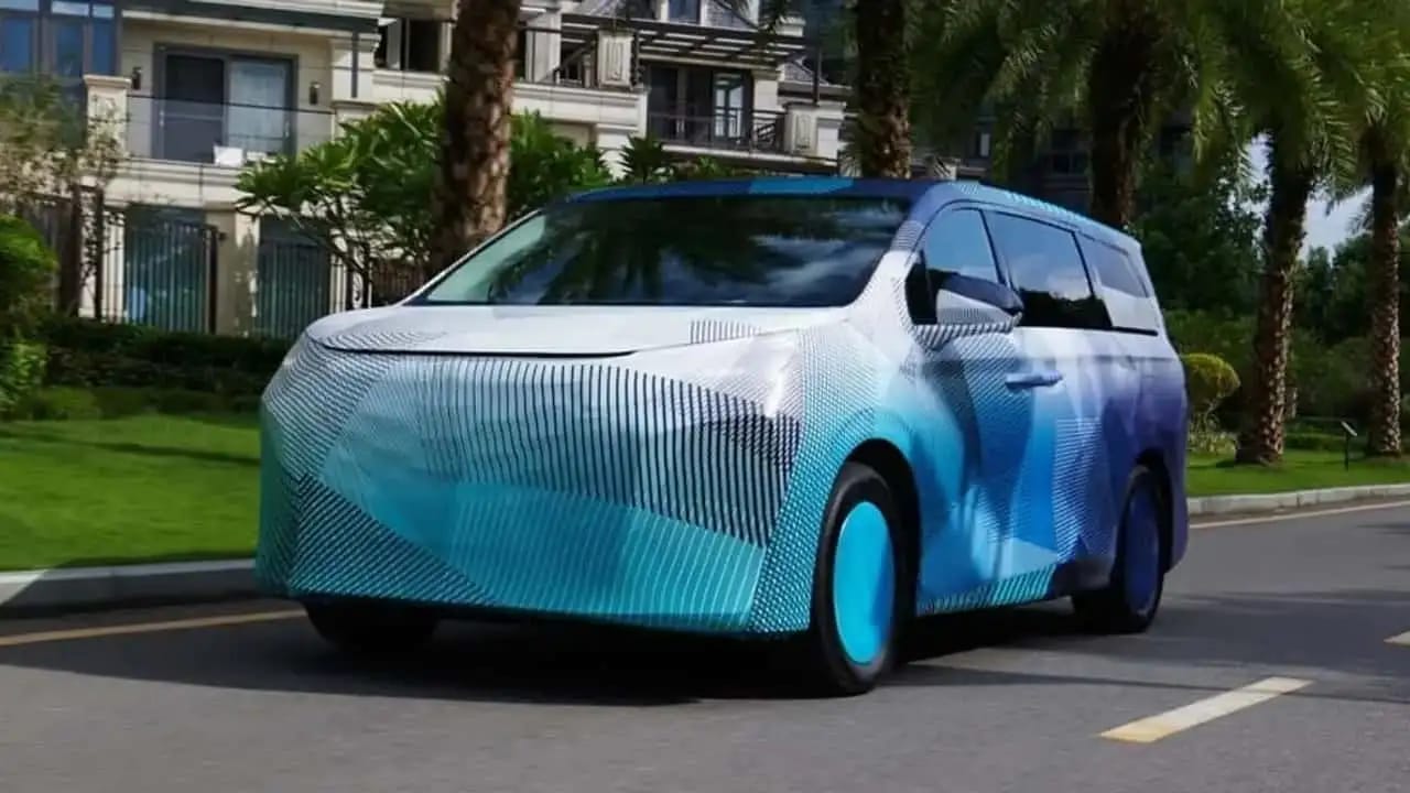 BYD mostra Tang Max que promete rodar 200 km no modo elétrico