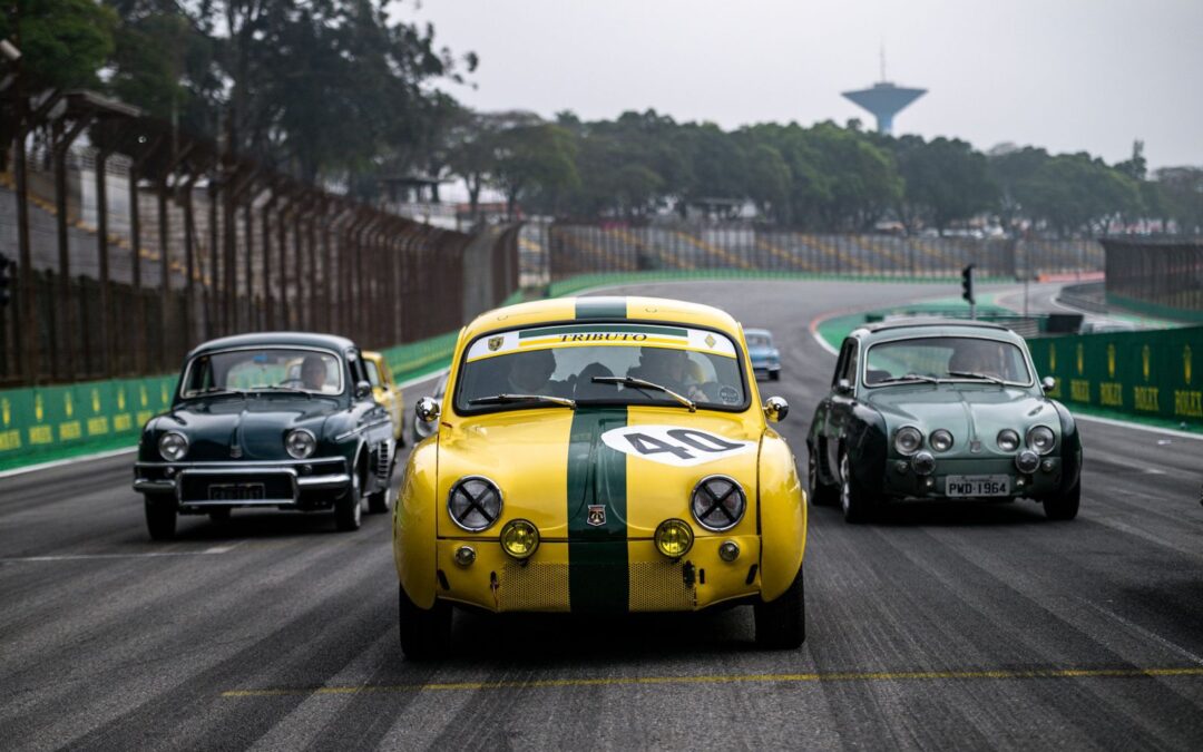 Renault reuniu donos do clássico Gordini para celebrar teste feito nos anos 1960