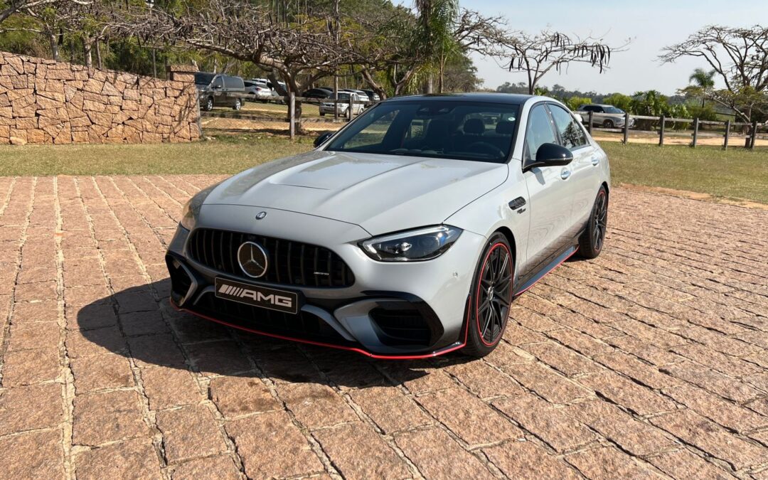 AMG C 63 S E Performance chega ao Brasil com motor turbo e tecnologia de Fórmula 1