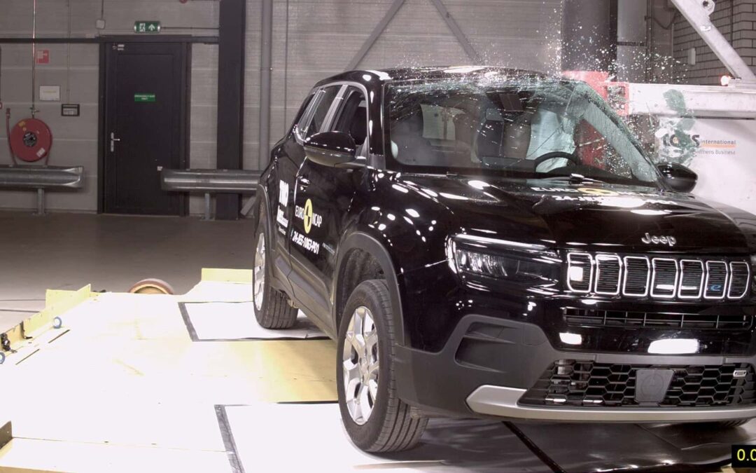 Novo Duster e Jeep Avenger ficam só com 3 estrelas no teste do Euro NCAP