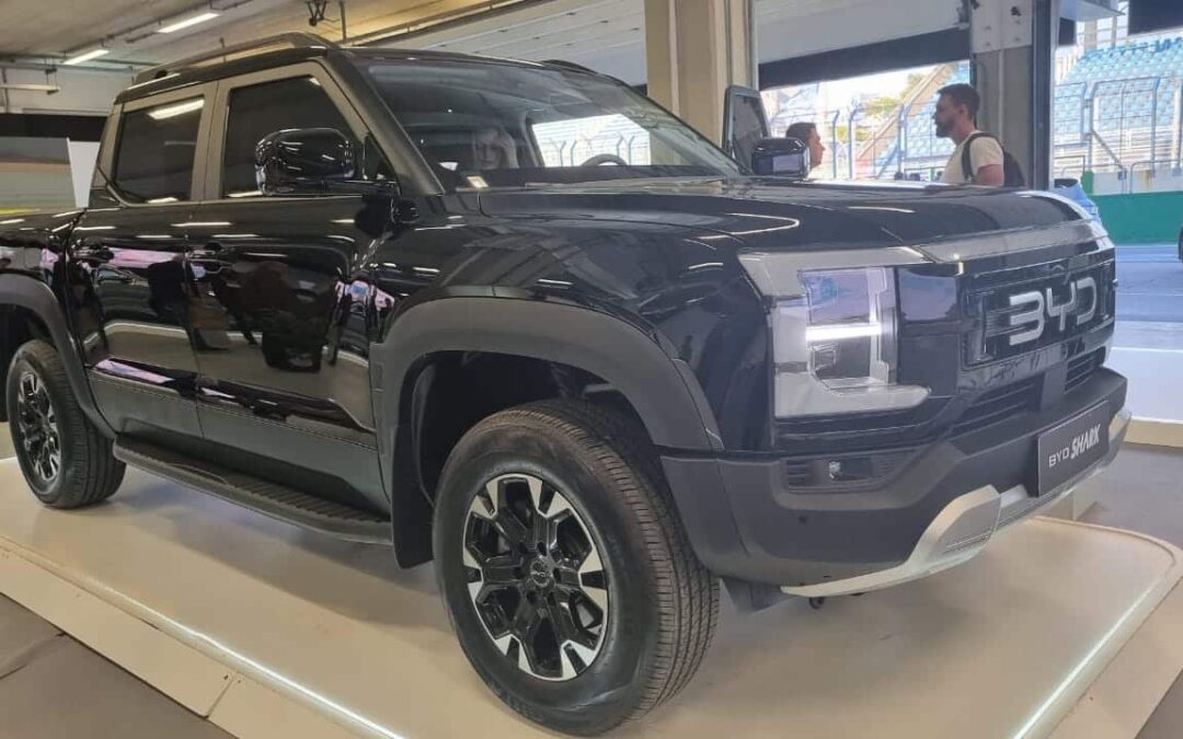 BYD derruba preço da Shark para brigar com Hilux topo de linha