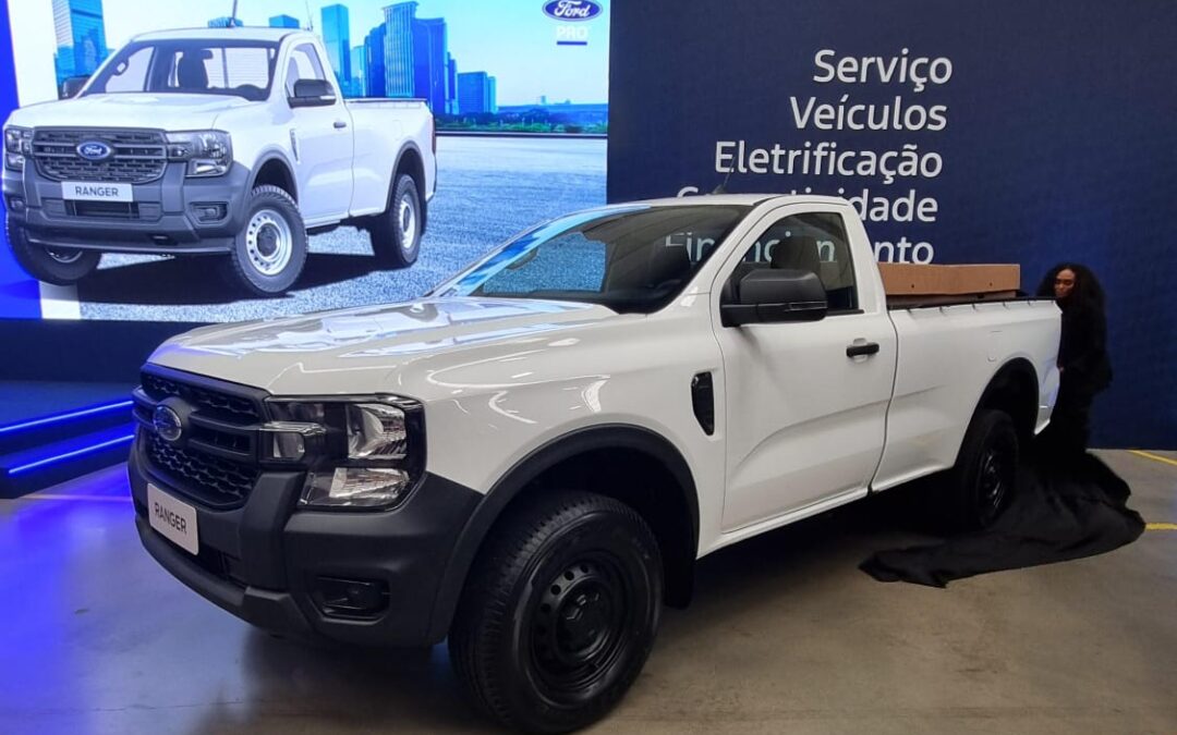 Antes da Fenatran, Ford Pro mostra nova Transit, Serviço Móvel e Ranger cabine simples