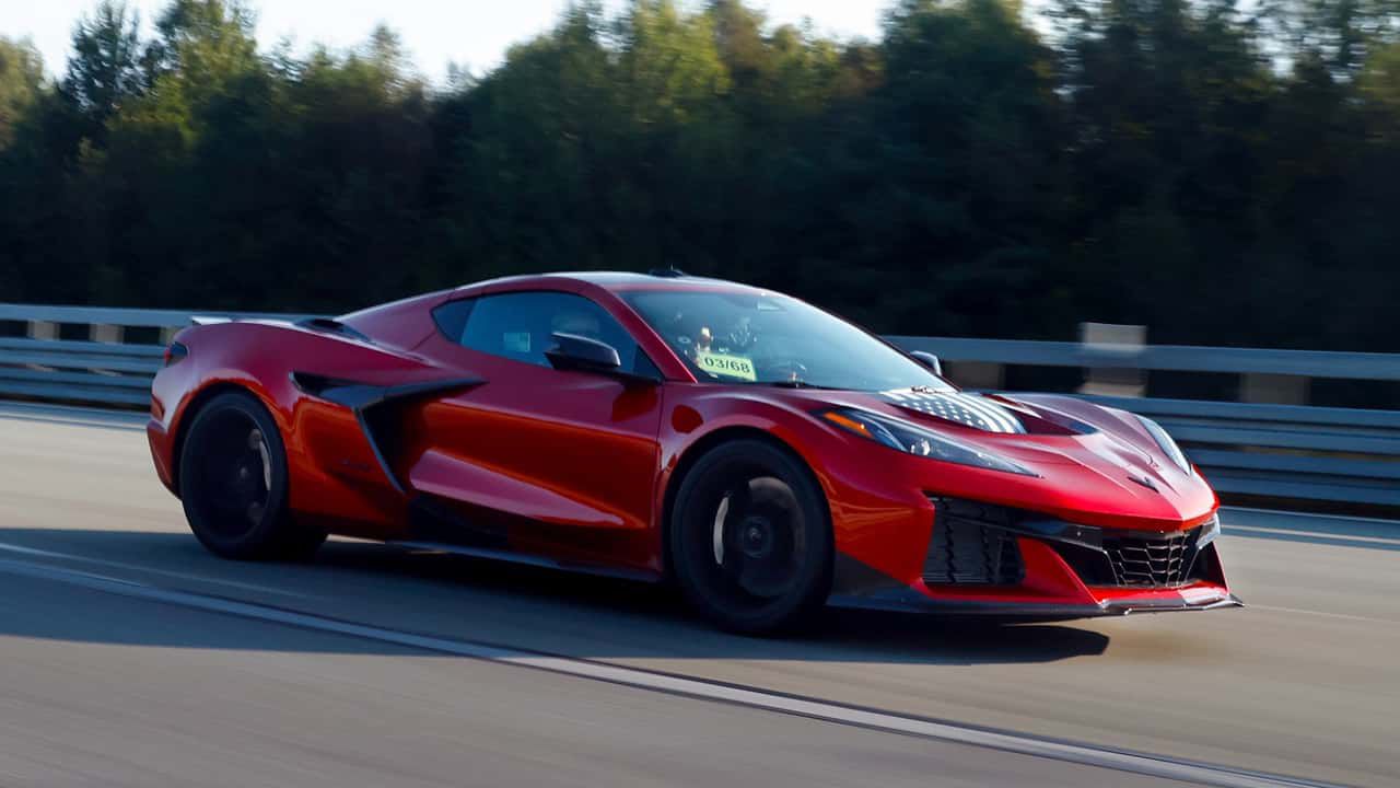 Novo Corvette ZR-1 supera os 340km/h em pista de testes