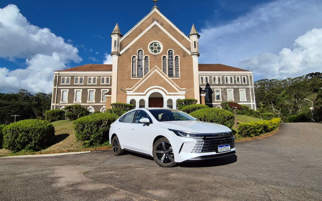 BYD King GS: teste em viagem revela consumo de 23,8km/l