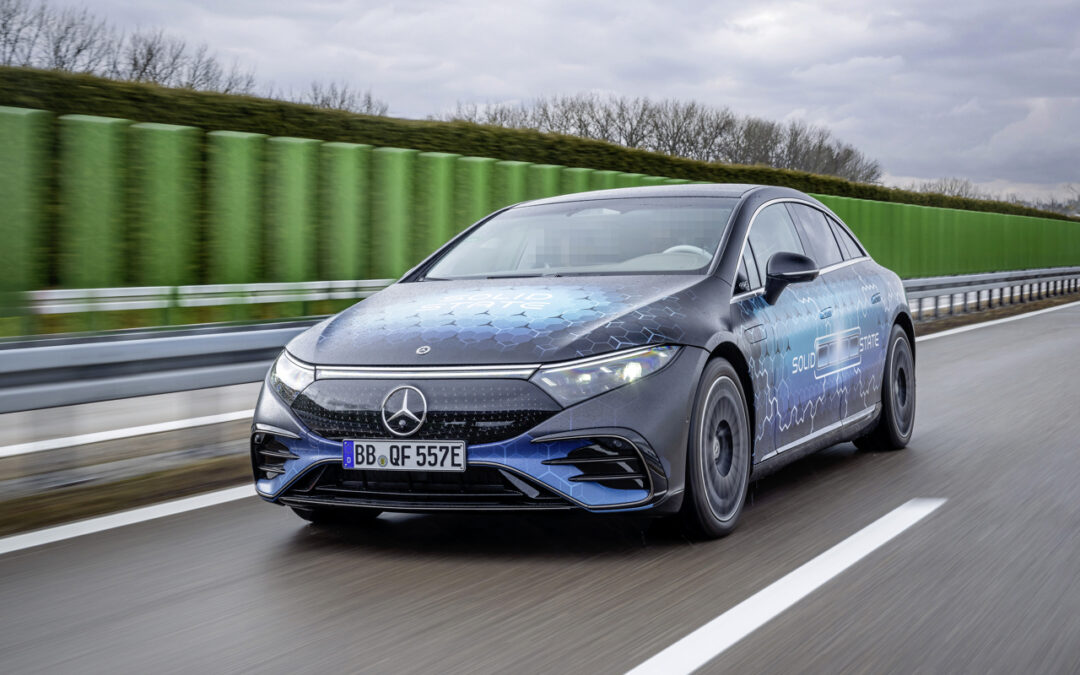 Mercedes-Benz inicia testes com bateria sólida
