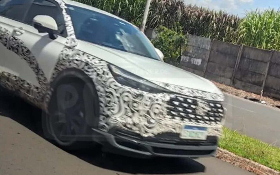 Honda HR-V com visual vendido no Japão é flagrado no Brasil; veja imagens