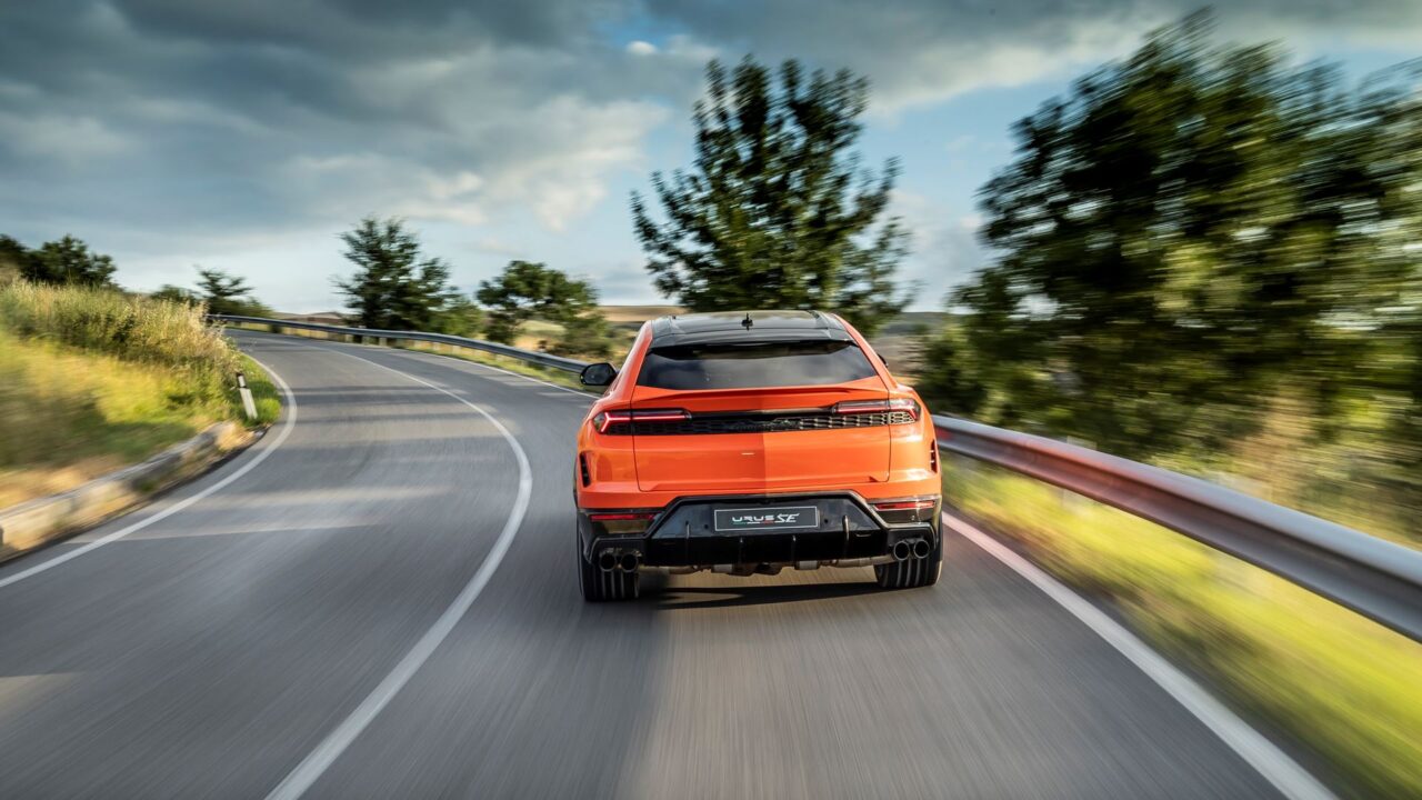Lamborghini-Urus-SE-1280x720.jpg